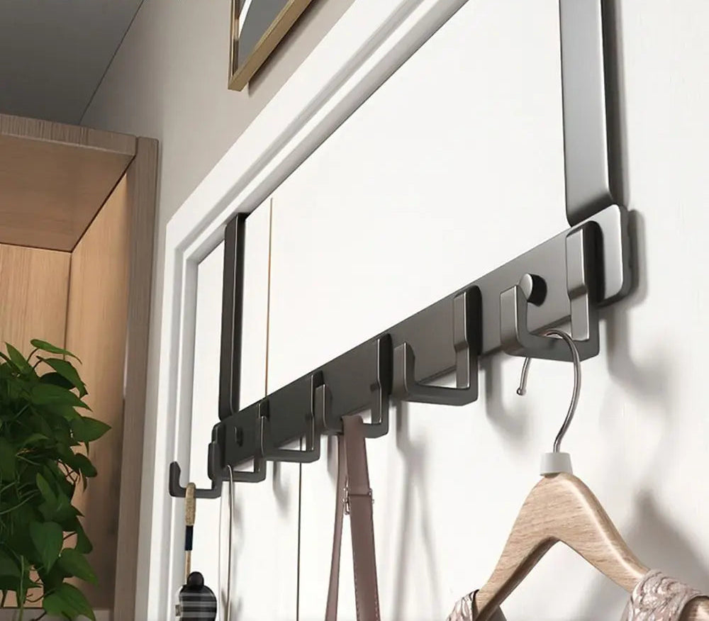Wieszak na drzwi bez wiercenia – aluminiowy organizer przestrzeni